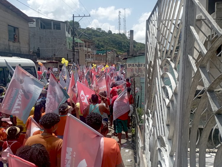 Candeias: Caminhada de Marivalda Tonha e Jacques Vagner